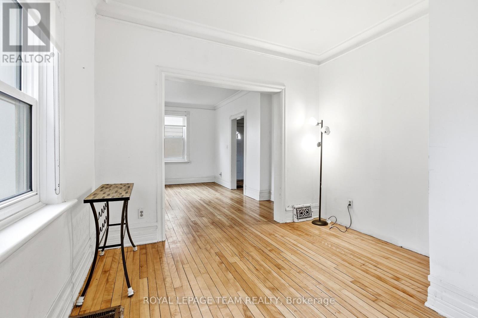 910 Pinecrest Road, Ottawa, ON