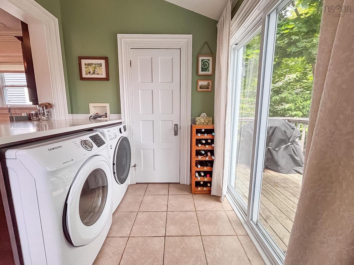 61 York Street, Lunenburg, NS