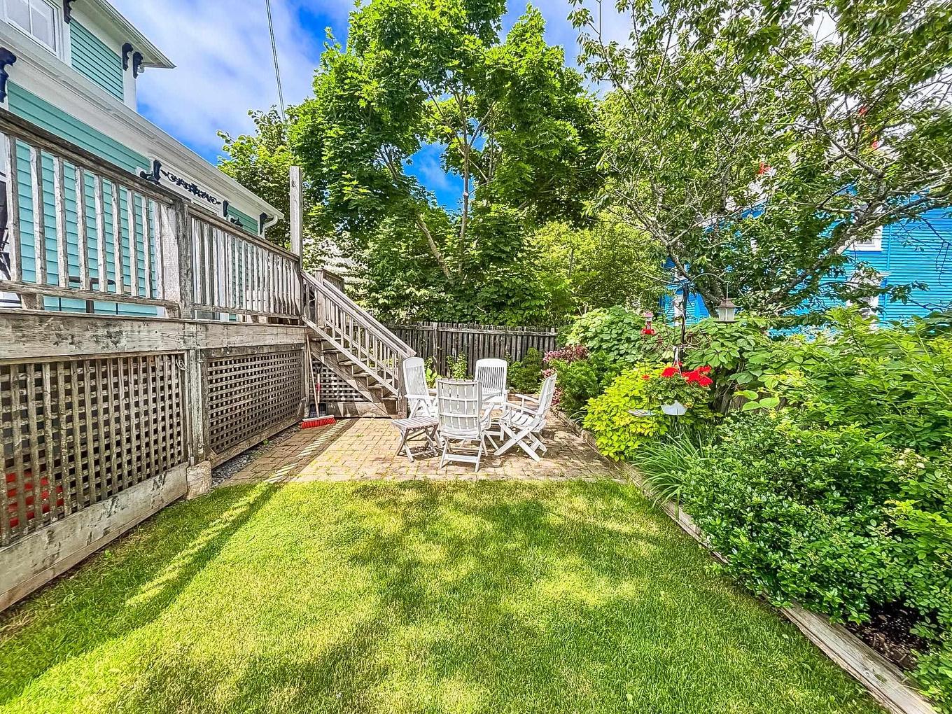 61 York Street, Lunenburg, NS