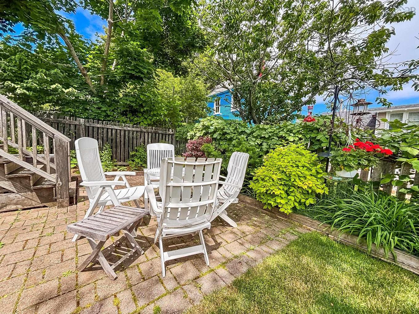 61 York Street, Lunenburg, NS