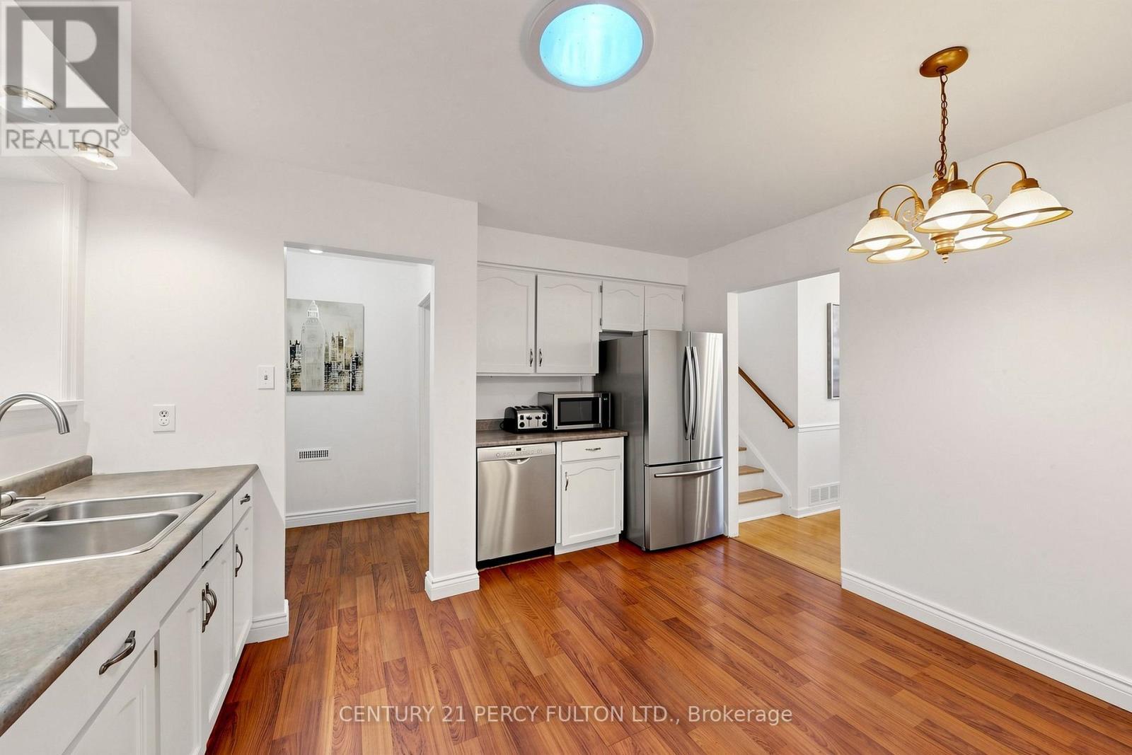 10 Devins Drive, Aurora, ON