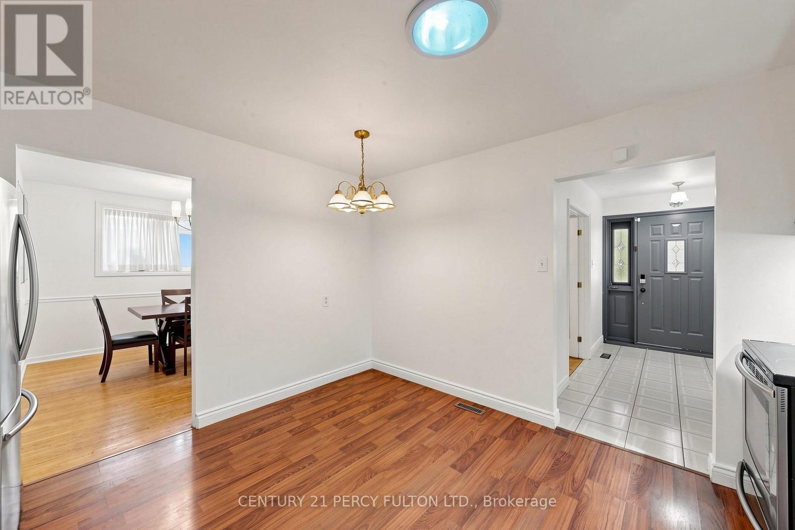 10 Devins Drive, Aurora, ON