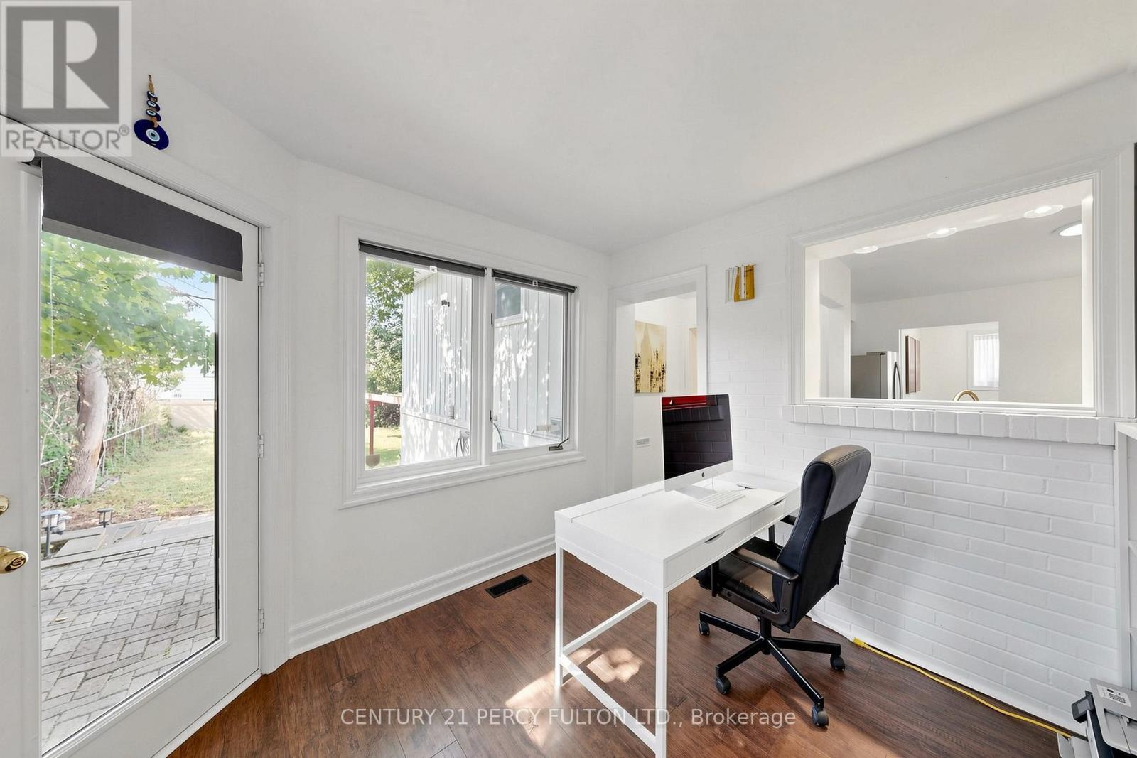 10 Devins Drive, Aurora, ON