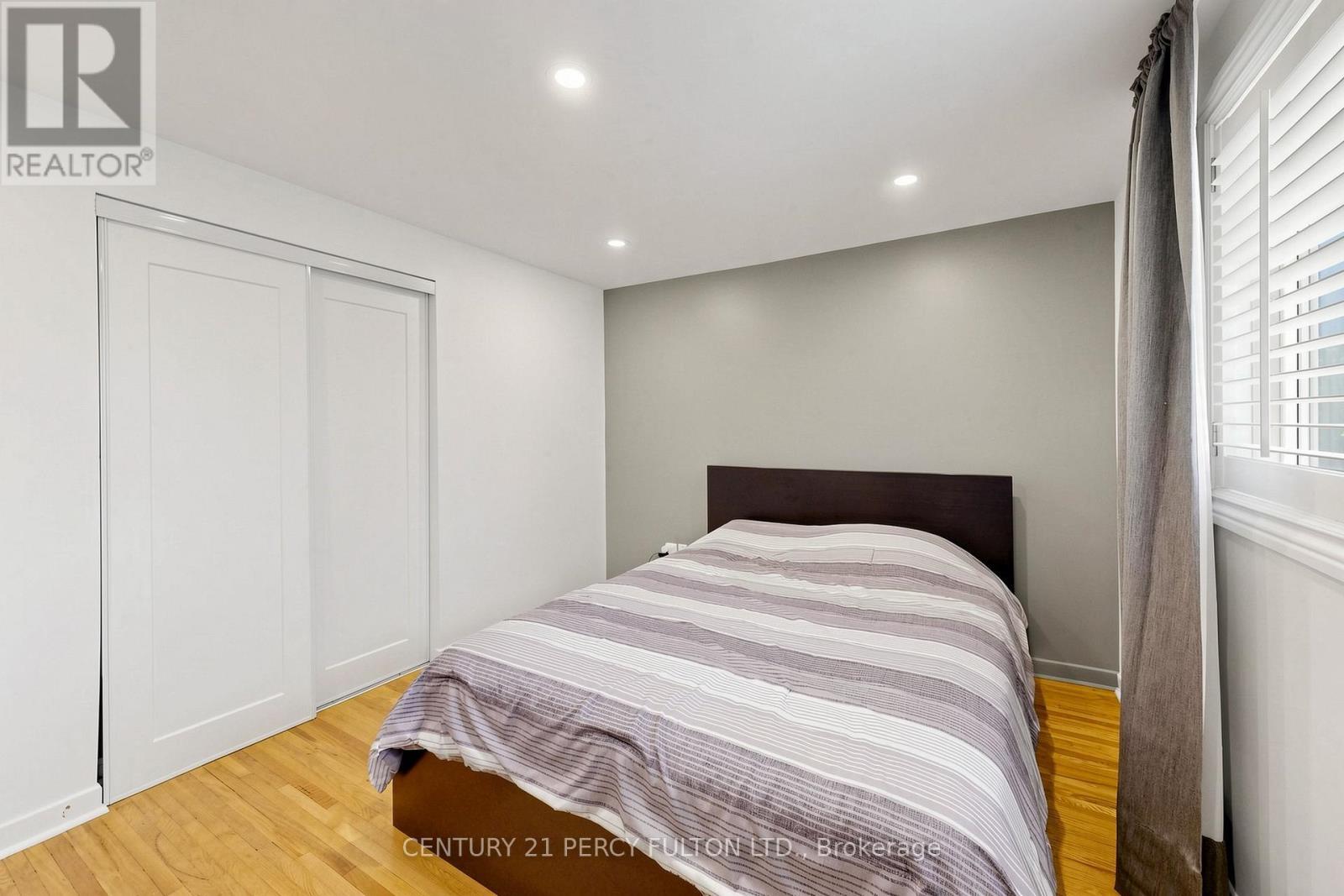 10 Devins Drive, Aurora, ON
