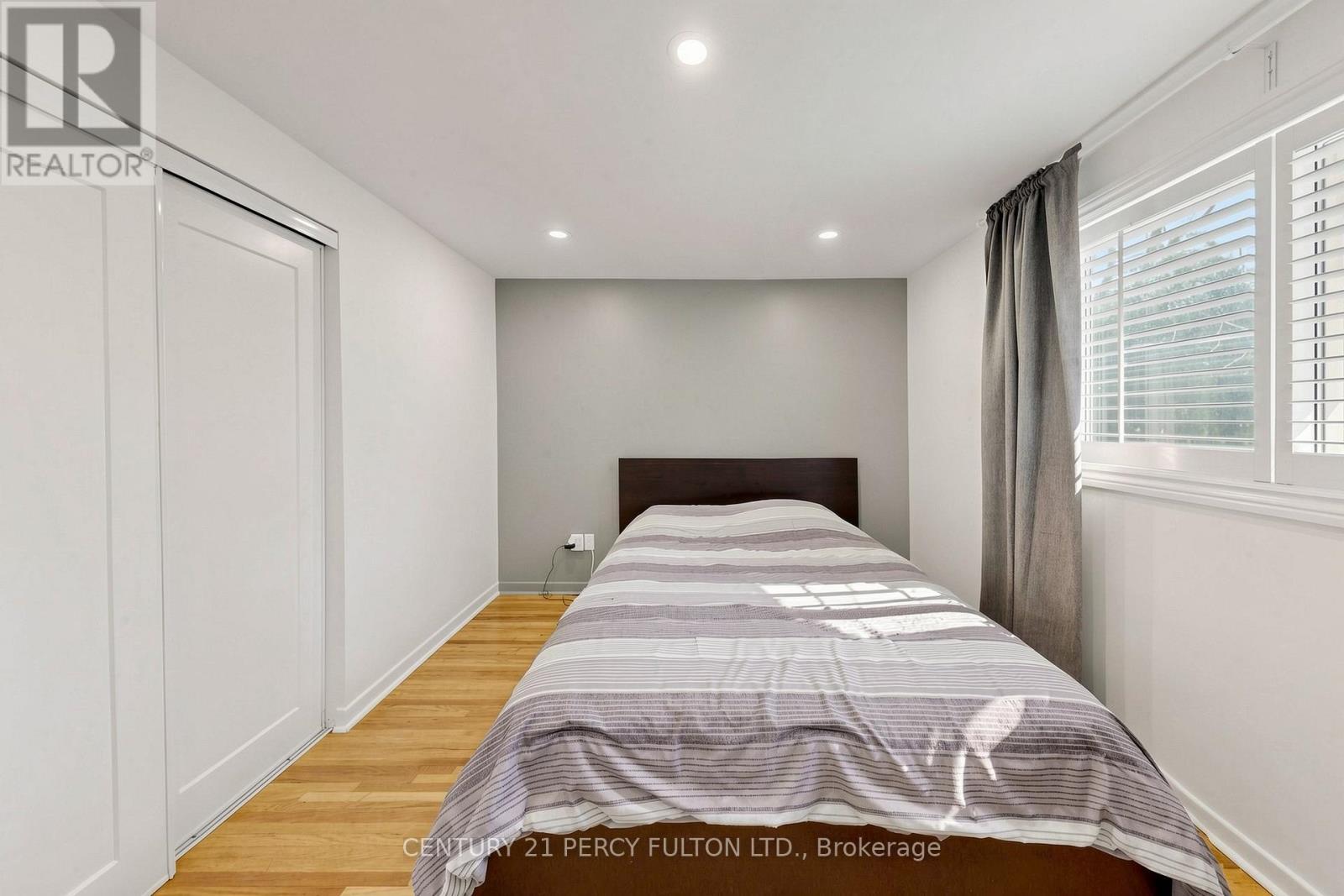10 Devins Drive, Aurora, ON
