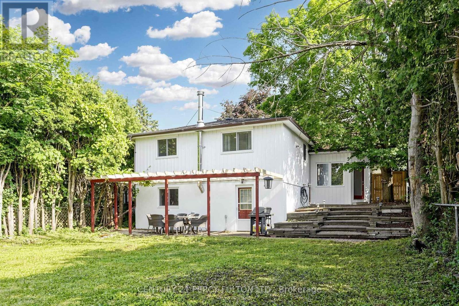 10 Devins Drive, Aurora, ON