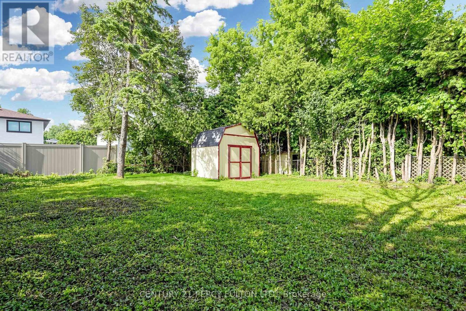10 Devins Drive, Aurora, ON
