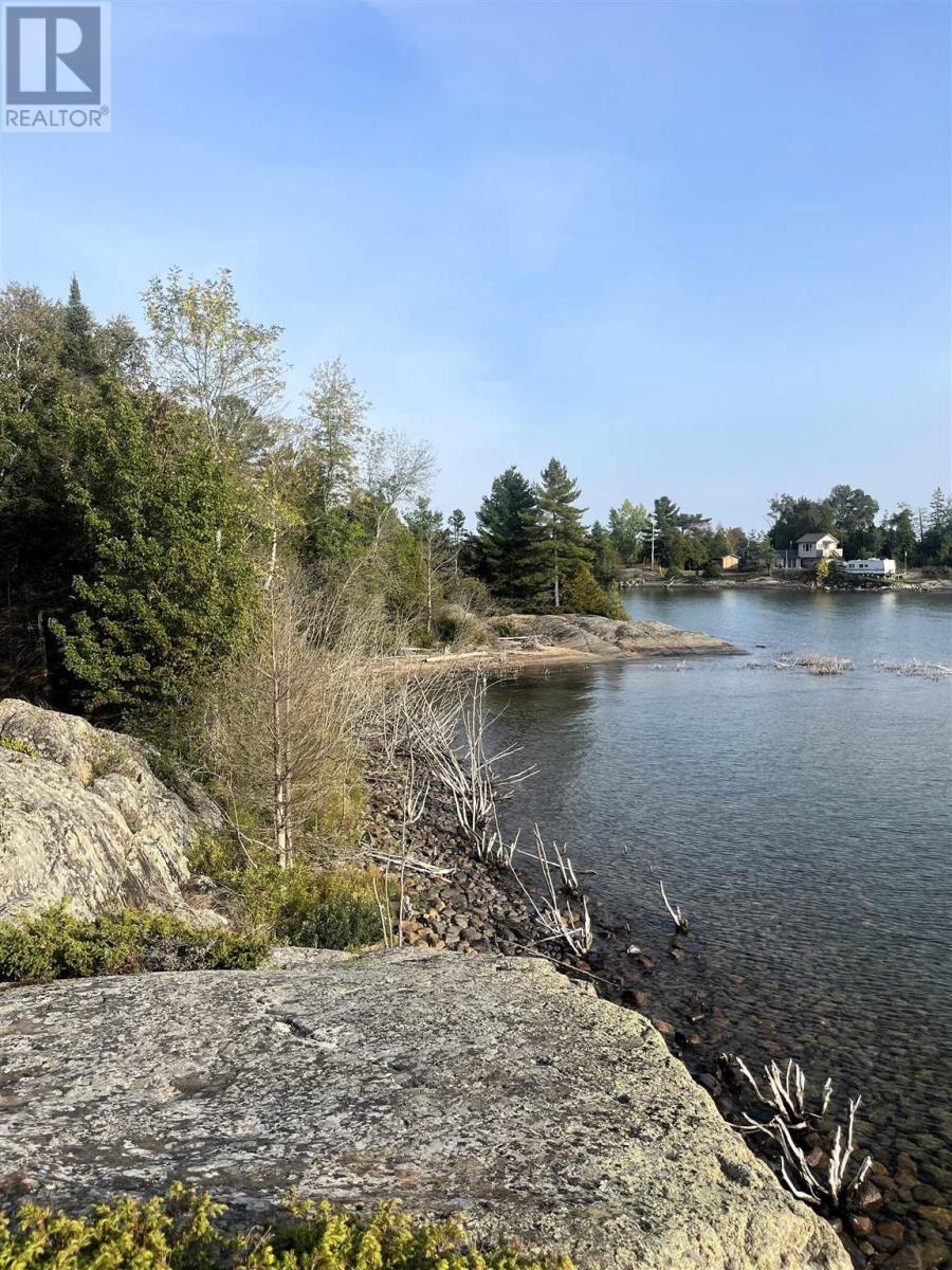 26 Walker Ln, Huron Shores, ON