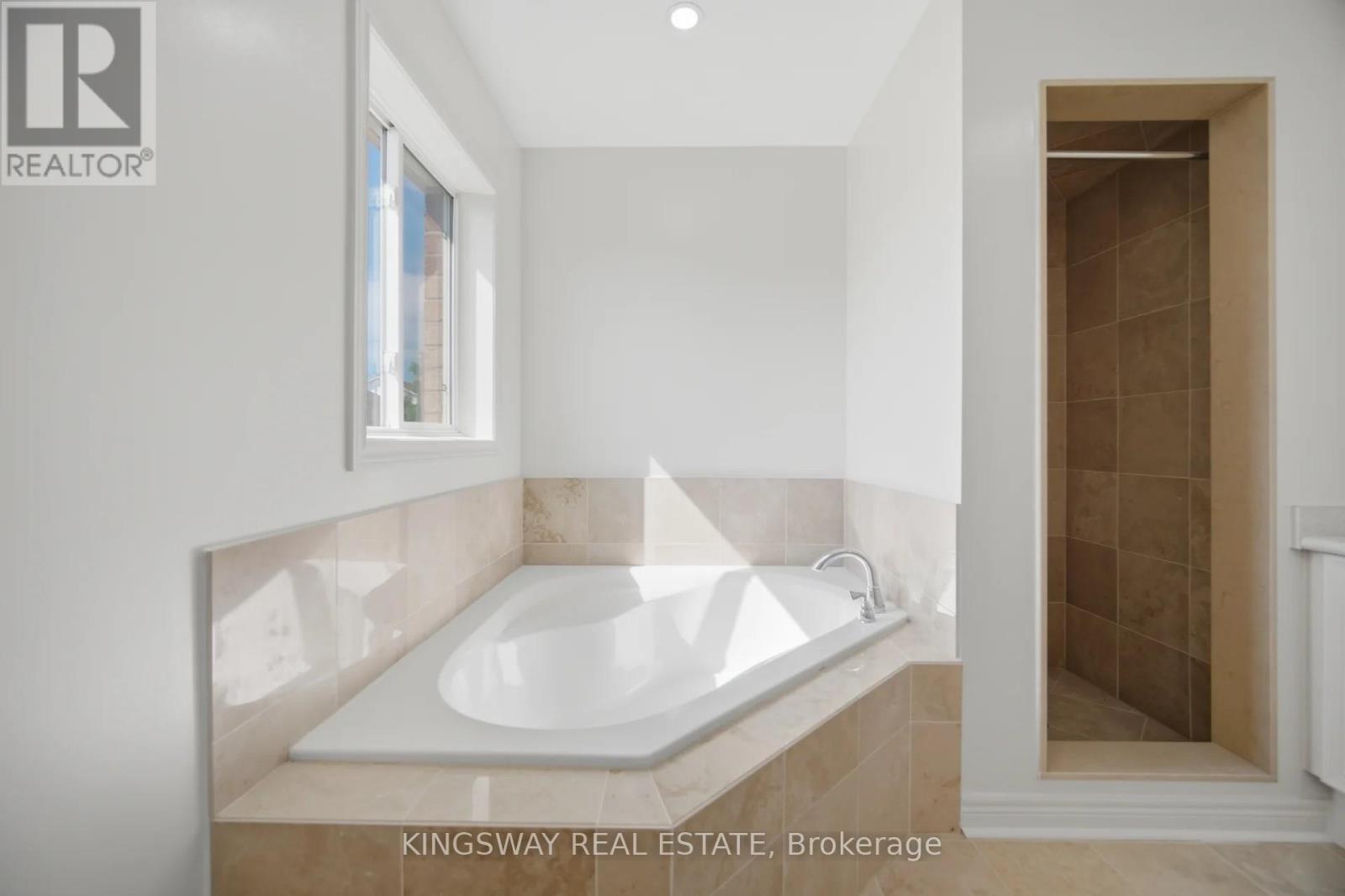 754 White Clover Way, Mississauga, ON