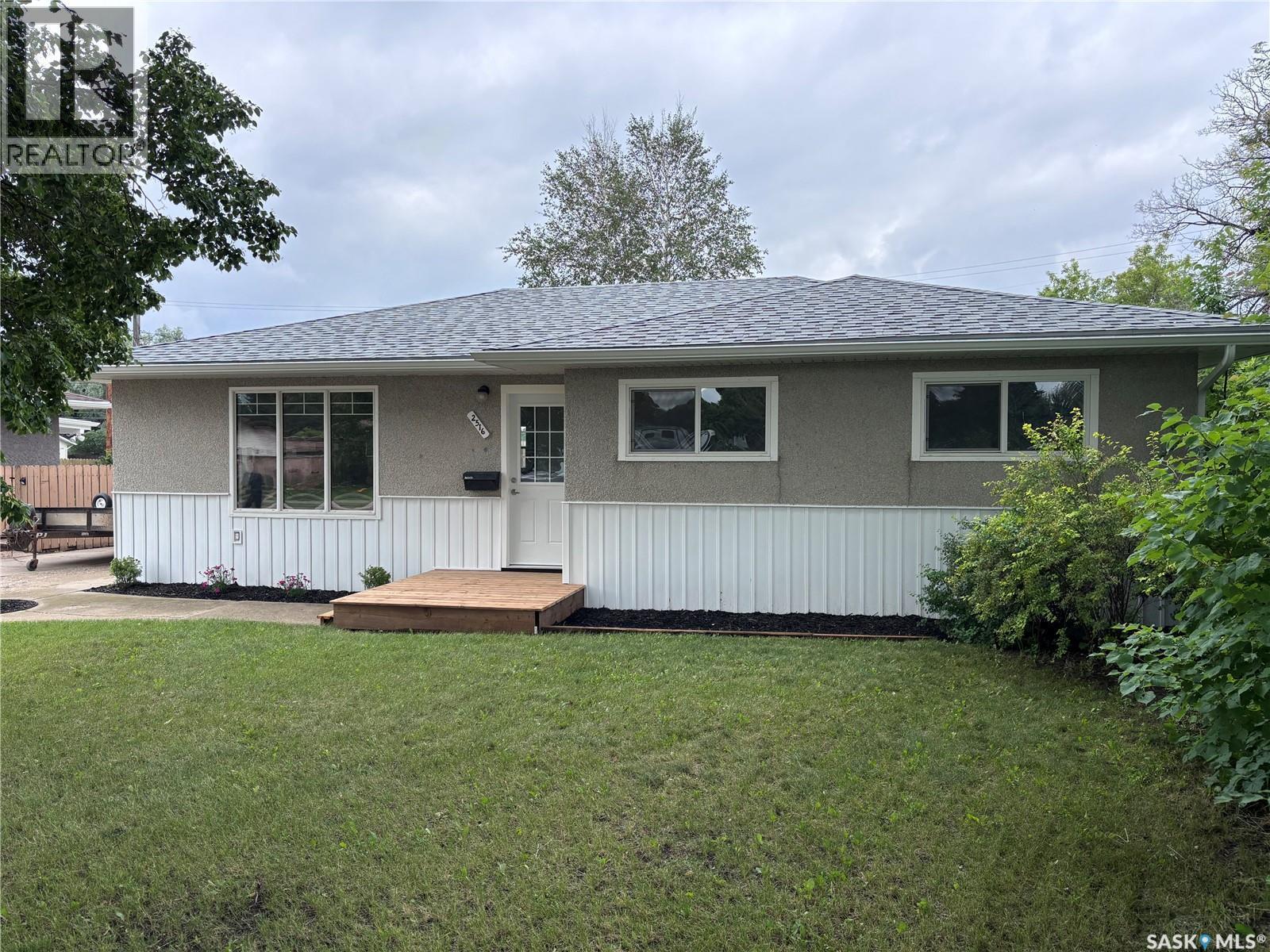 2516 Tomlinson Crescent, Saskatoon, SK