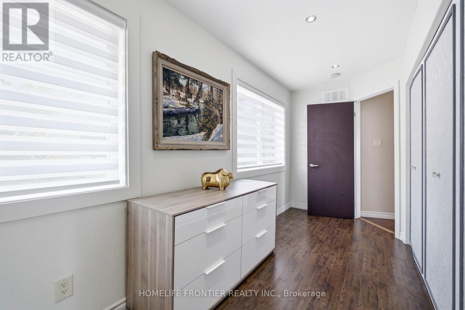 813 Lake Drive E, Georgina, ON