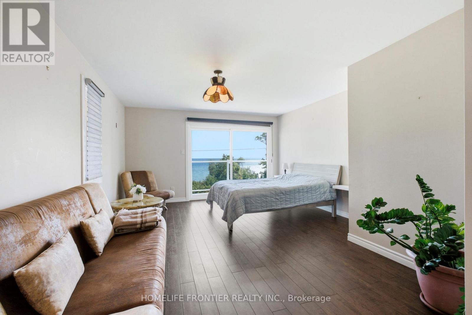 813 Lake Drive E, Georgina, ON