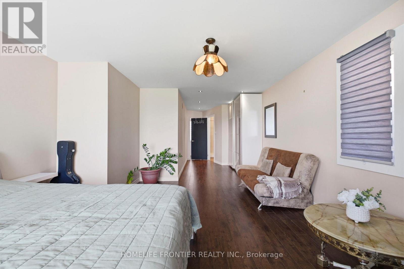 813 Lake Drive E, Georgina, ON
