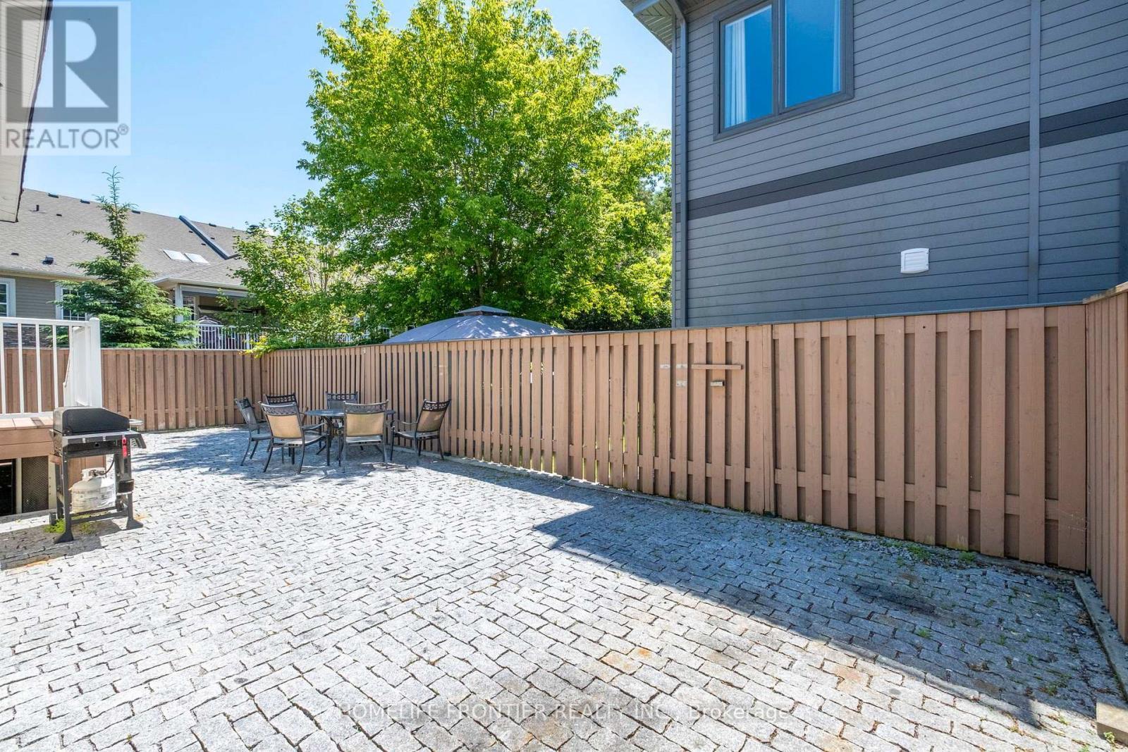 813 Lake Drive E, Georgina, ON