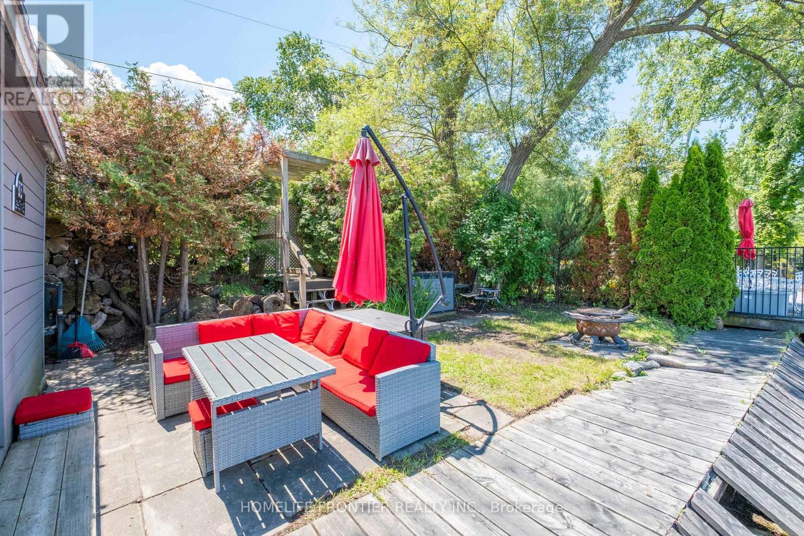 813 Lake Drive E, Georgina, ON