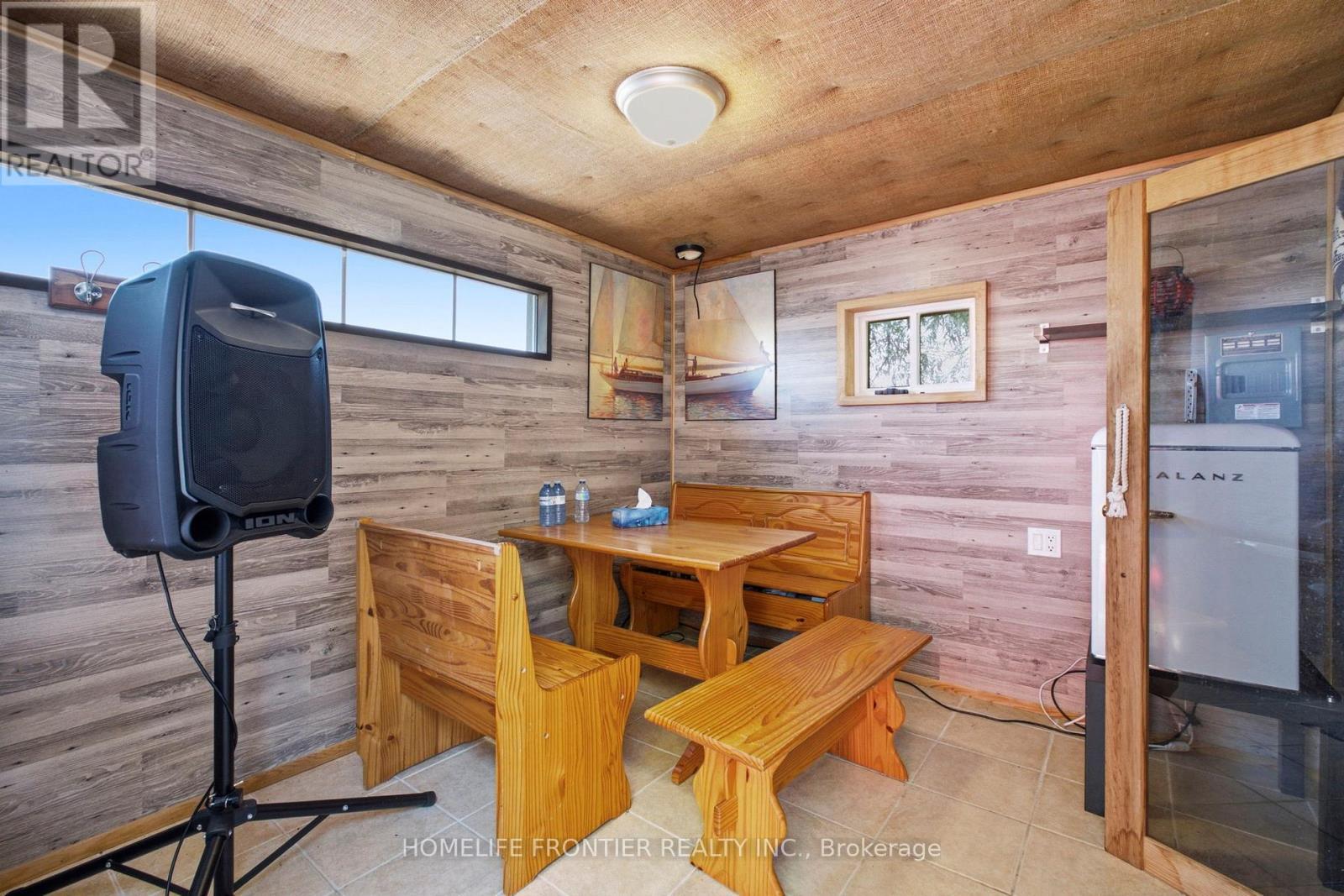 813 Lake Drive E, Georgina, ON