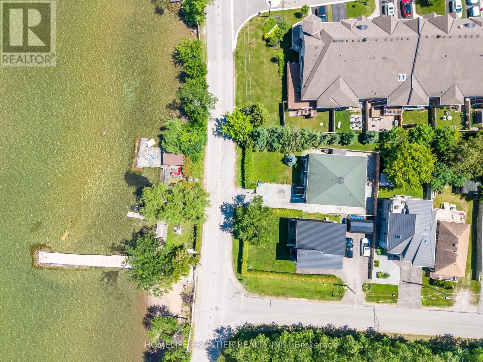 813 Lake Drive E, Georgina, ON