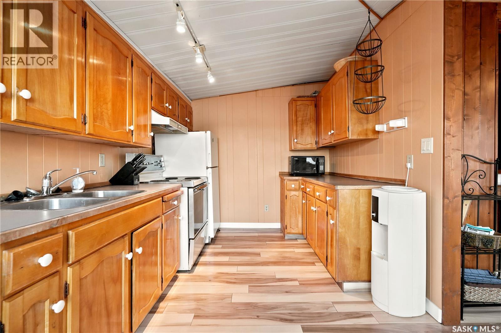 111 B-Say-Tah Road, B-Say-Tah, SK