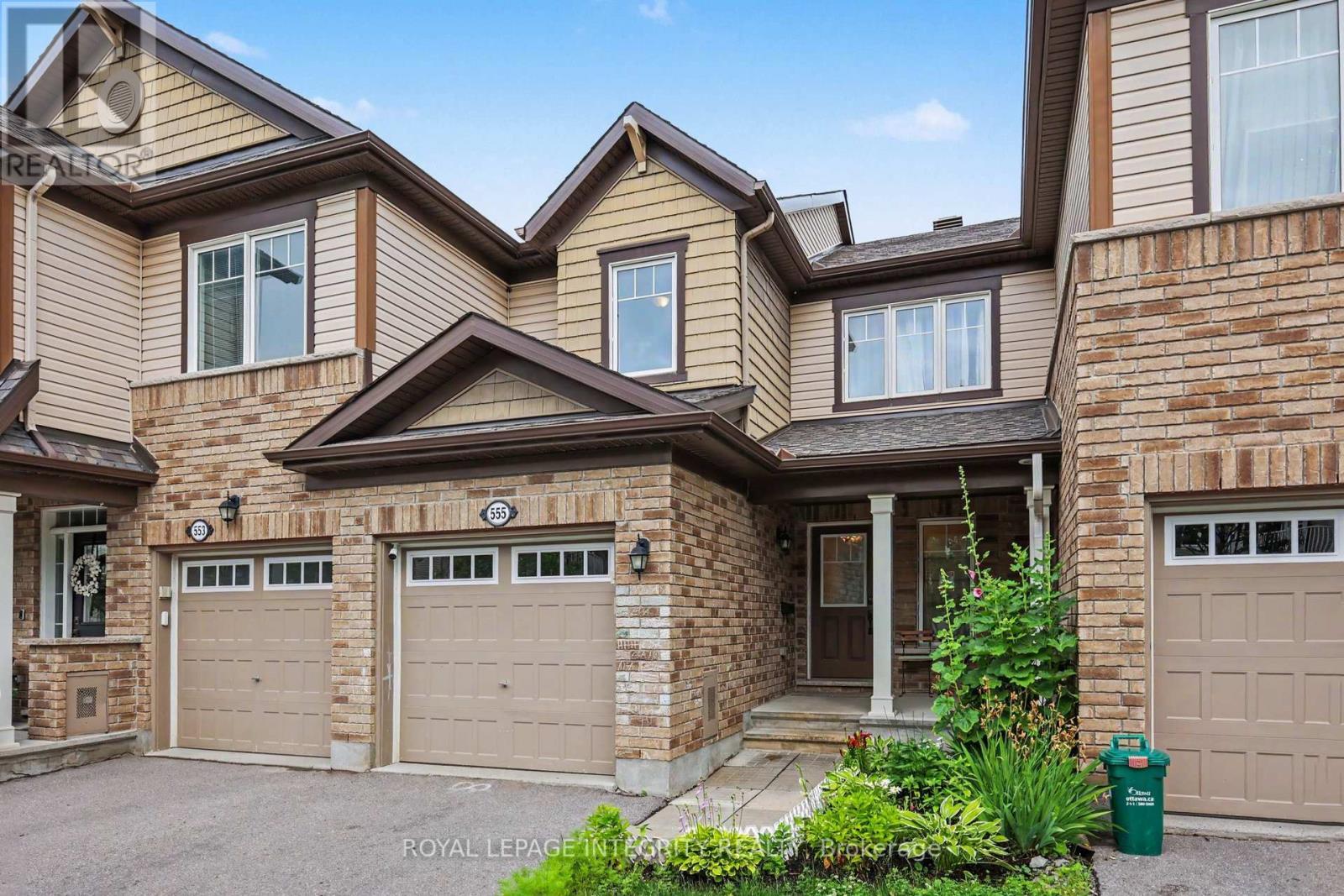 555 Foxlight Circle, Ottawa, ON