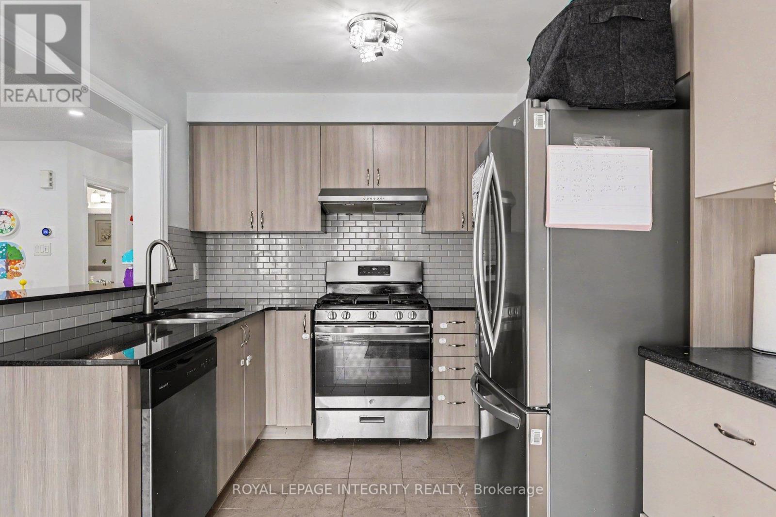 555 Foxlight Circle, Ottawa, ON