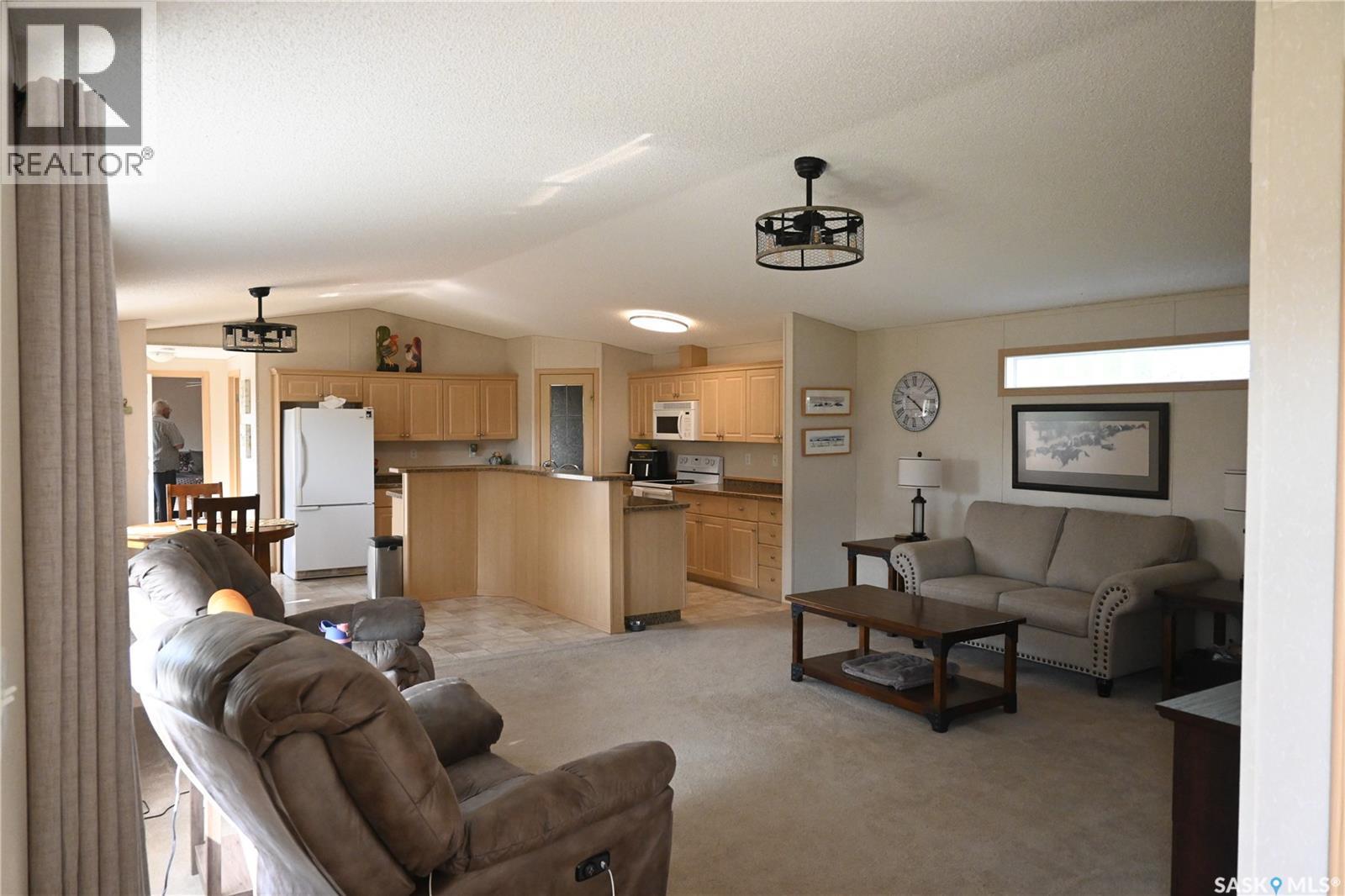 400 Main Street, Lang, SK