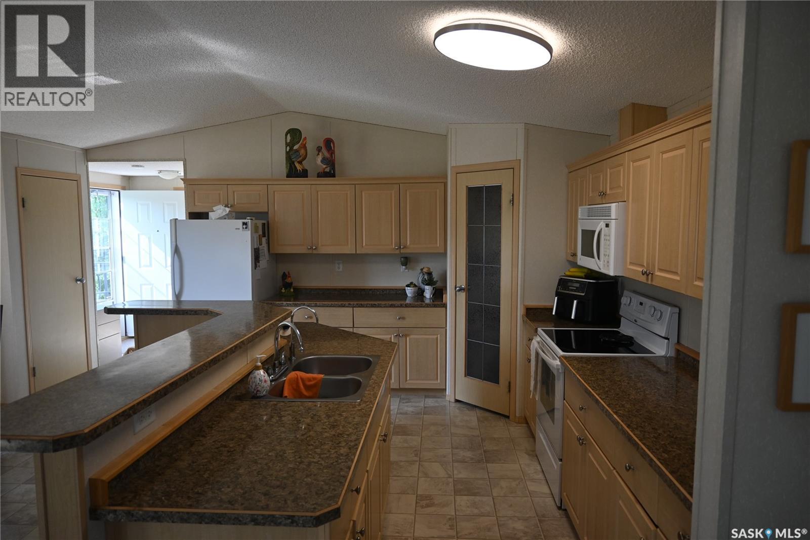 400 Main Street, Lang, SK