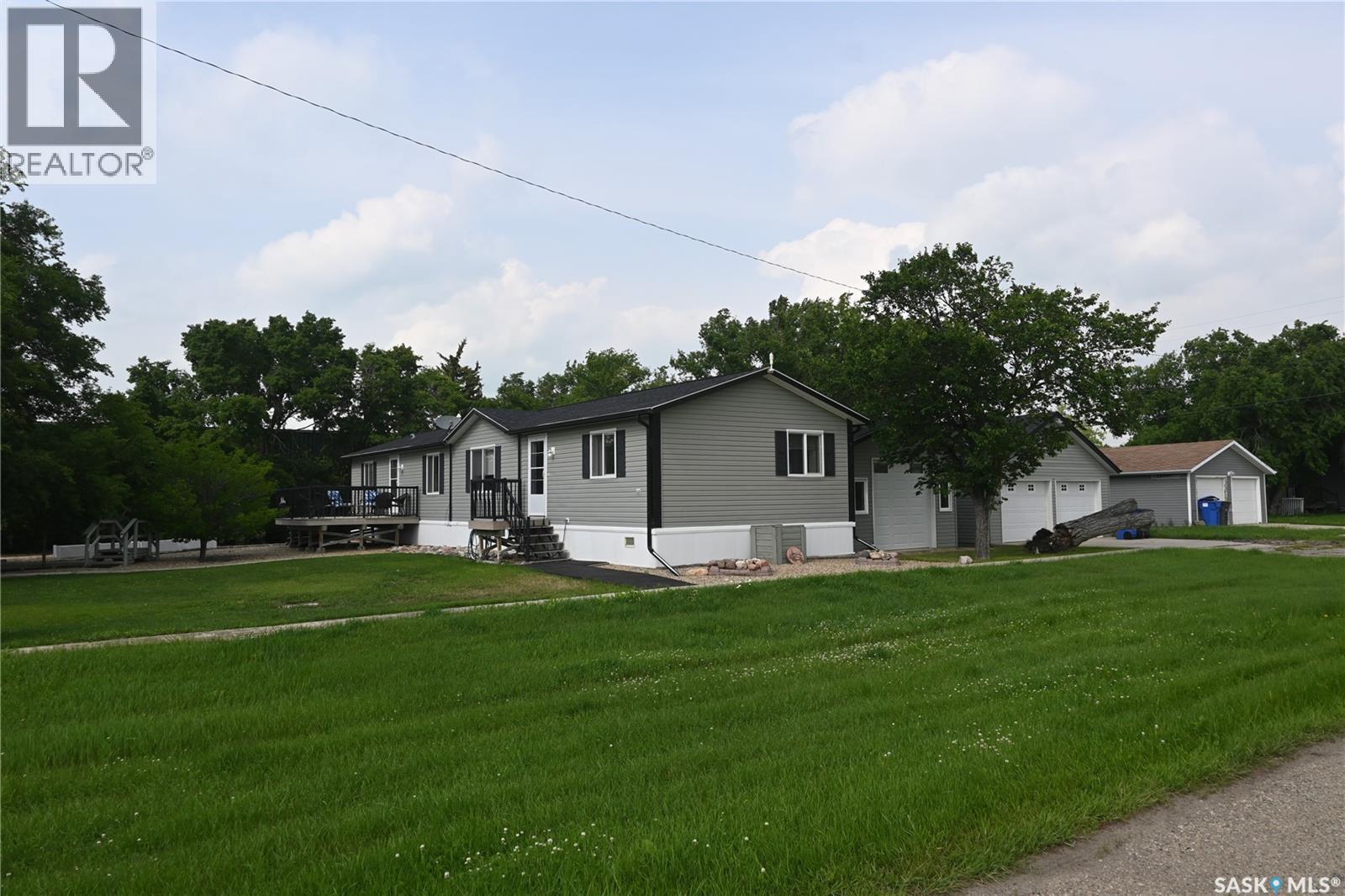 400 Main Street, Lang, SK