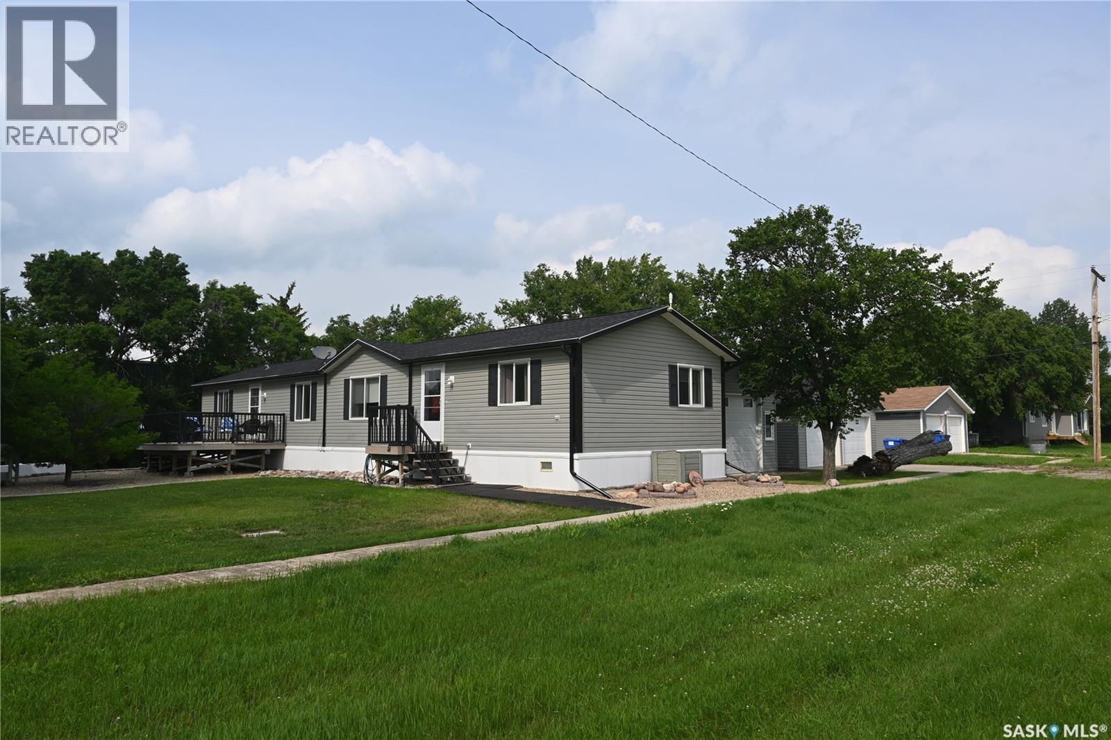 400 Main Street, Lang, SK