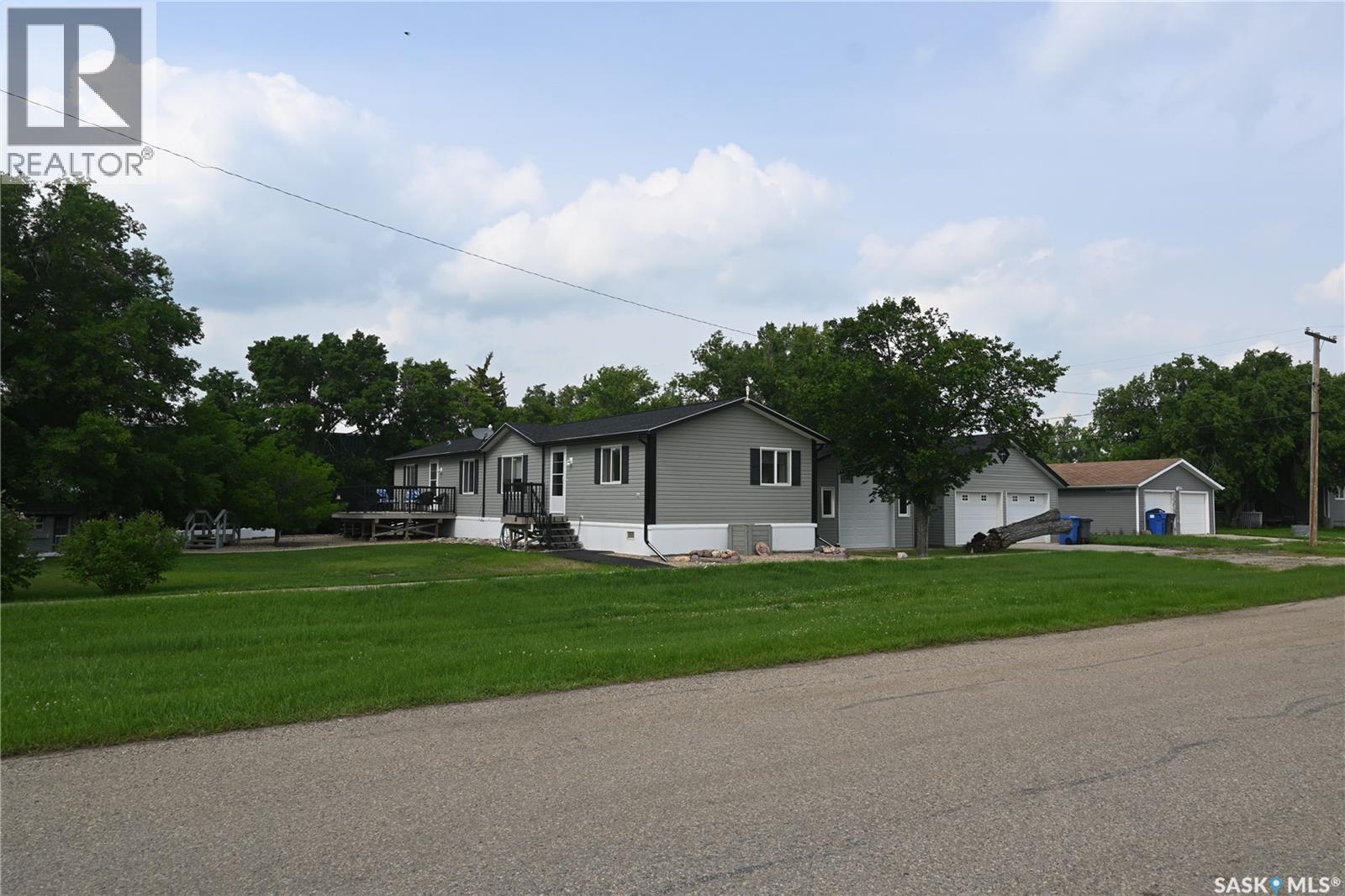 400 Main Street, Lang, SK