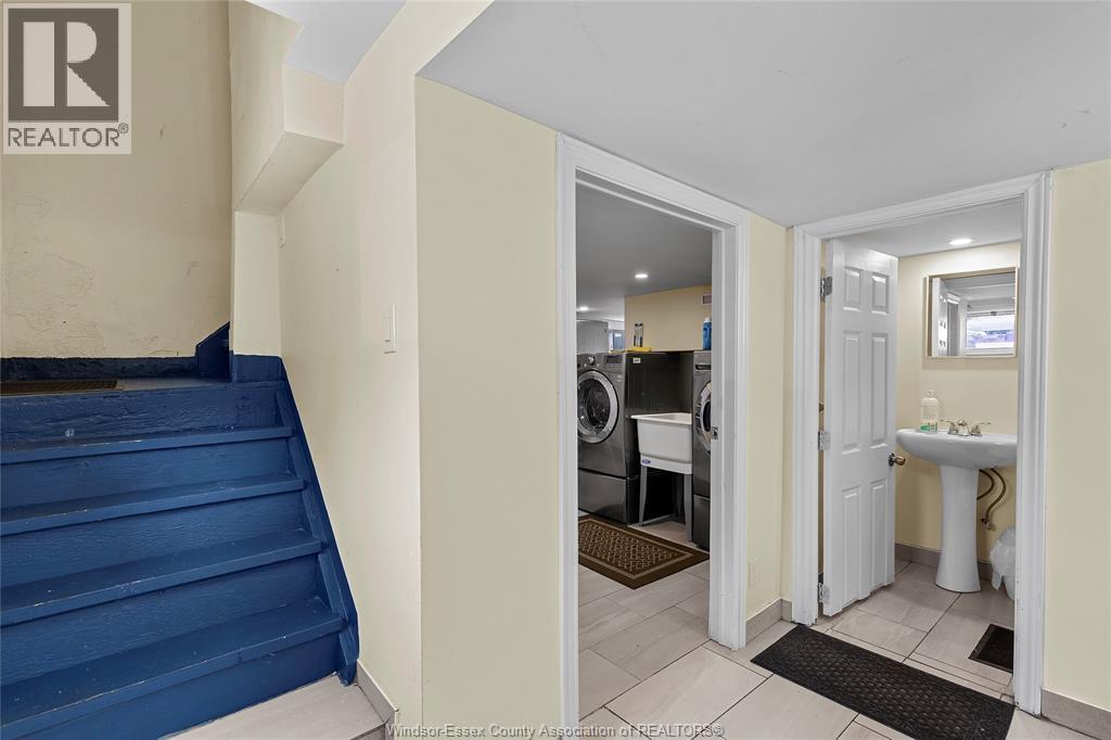 609 St. Joseph, Windsor, ON
