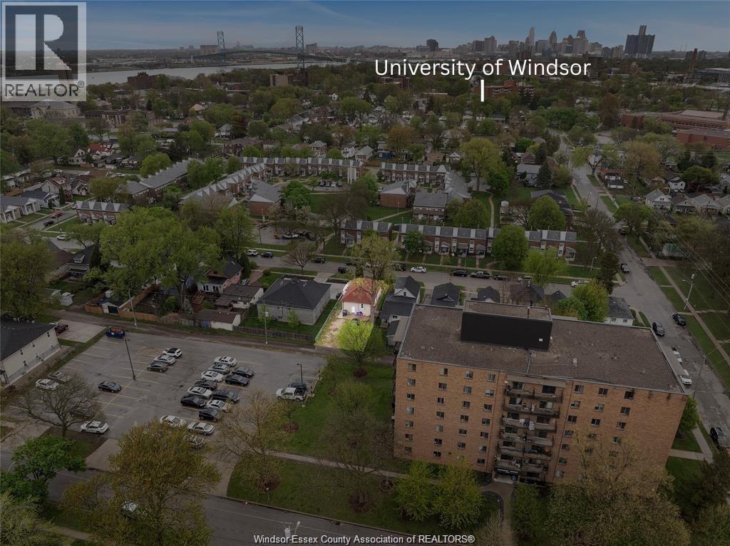609 St. Joseph, Windsor, ON