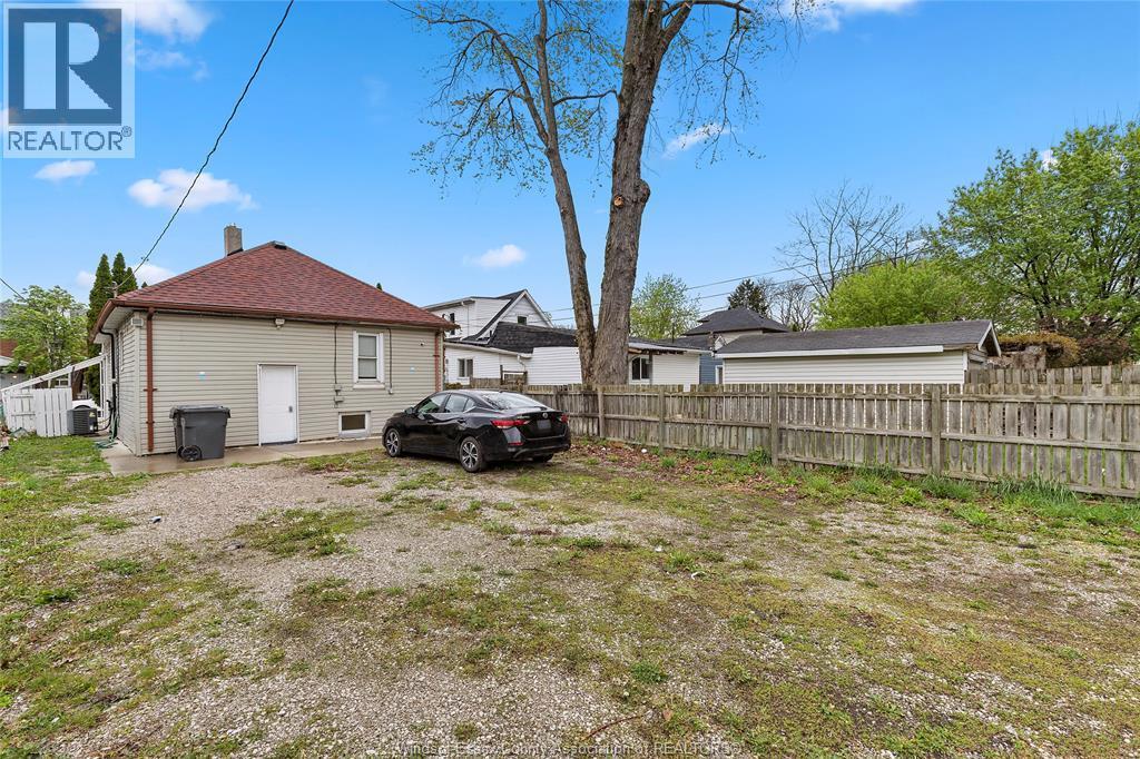 609 St. Joseph, Windsor, ON