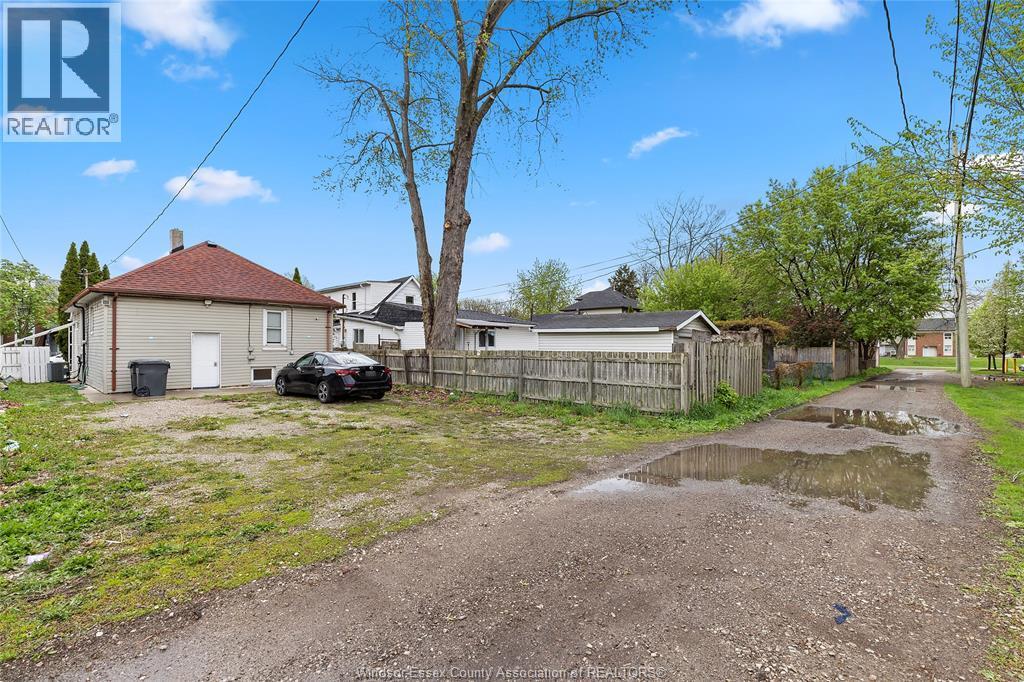 609 St. Joseph, Windsor, ON