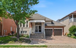 26 Saint Clare Boulevard Vaughan, ON L4H 2A2