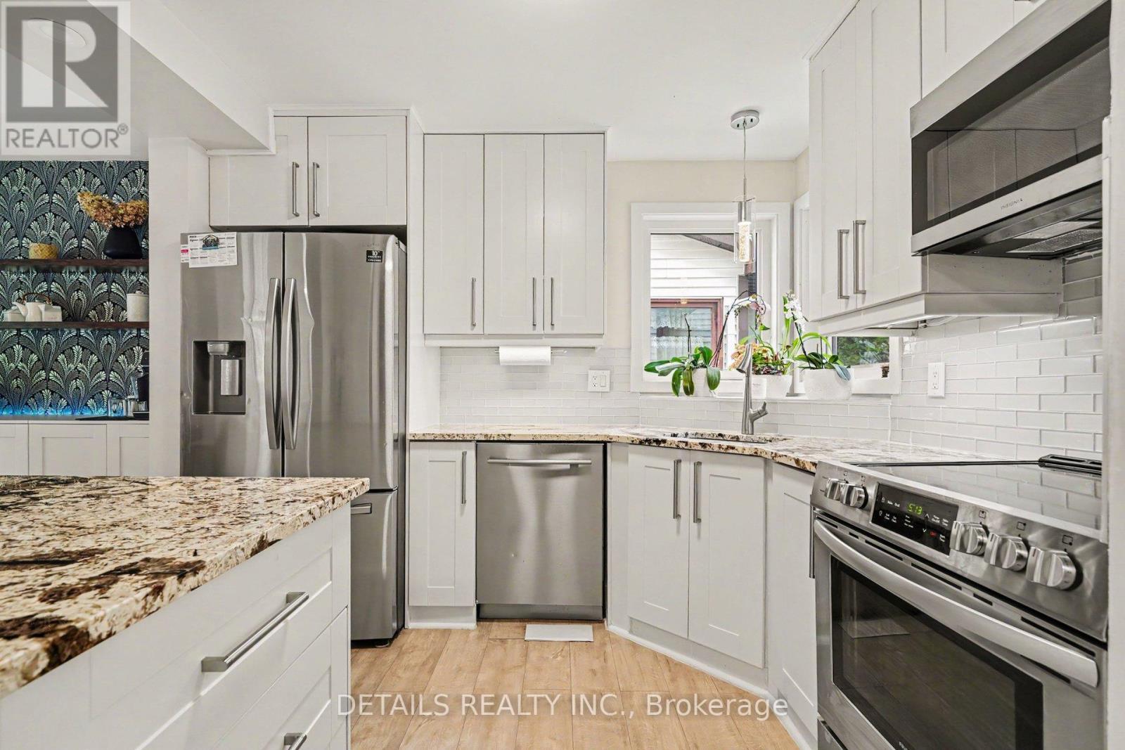13 Willowview Way, Ottawa, ON
