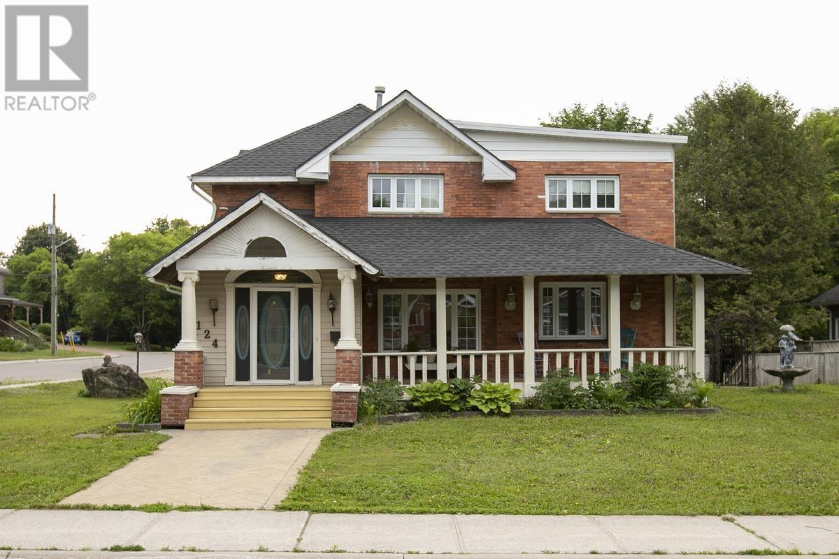 124 Upton Rd, Sault Ste. Marie, ON - Outdoor With Deck Patio Veranda With Facade
