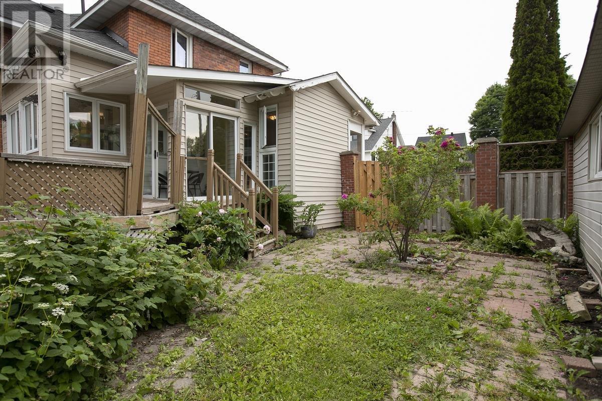 124 Upton Rd, Sault Ste. Marie, ON - Outdoor