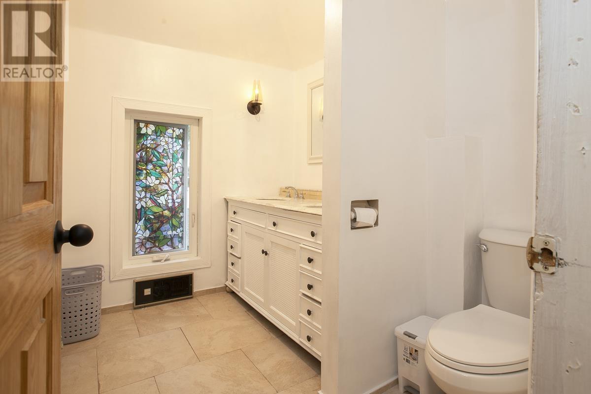 124 Upton Rd, Sault Ste. Marie, ON - Indoor Photo Showing Bathroom