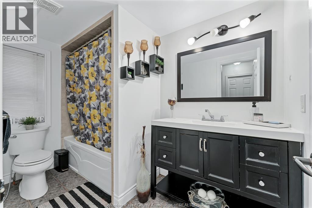 1431 Langlois, Windsor, ON