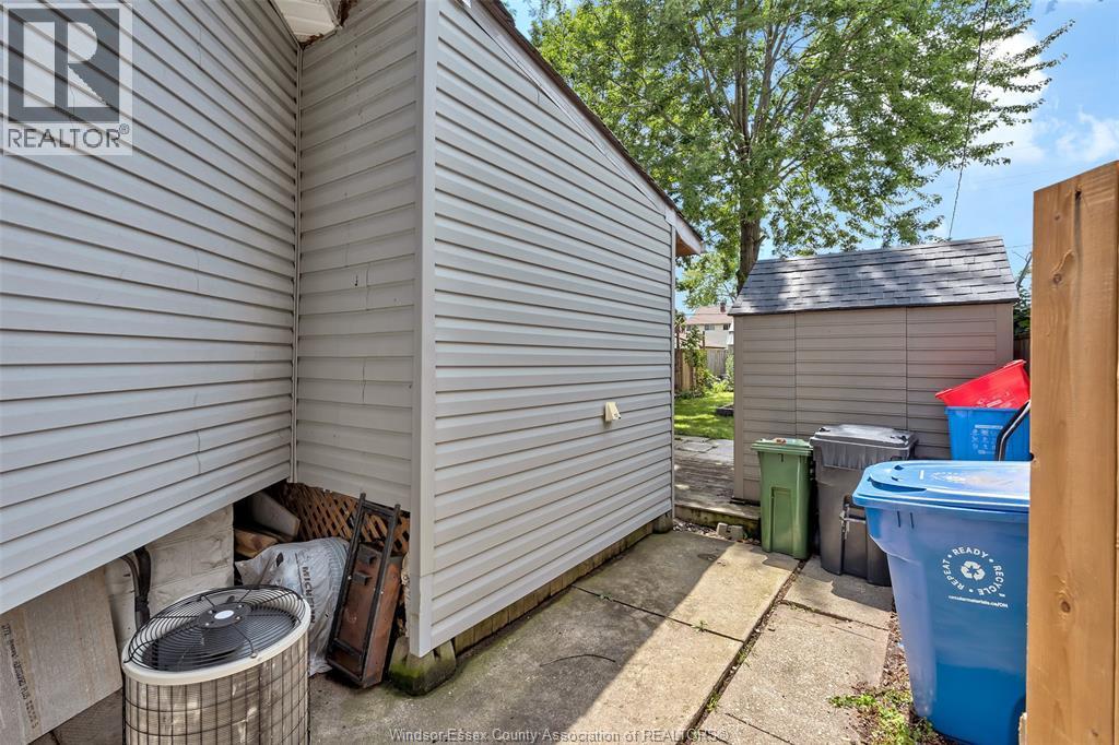 1431 Langlois, Windsor, ON