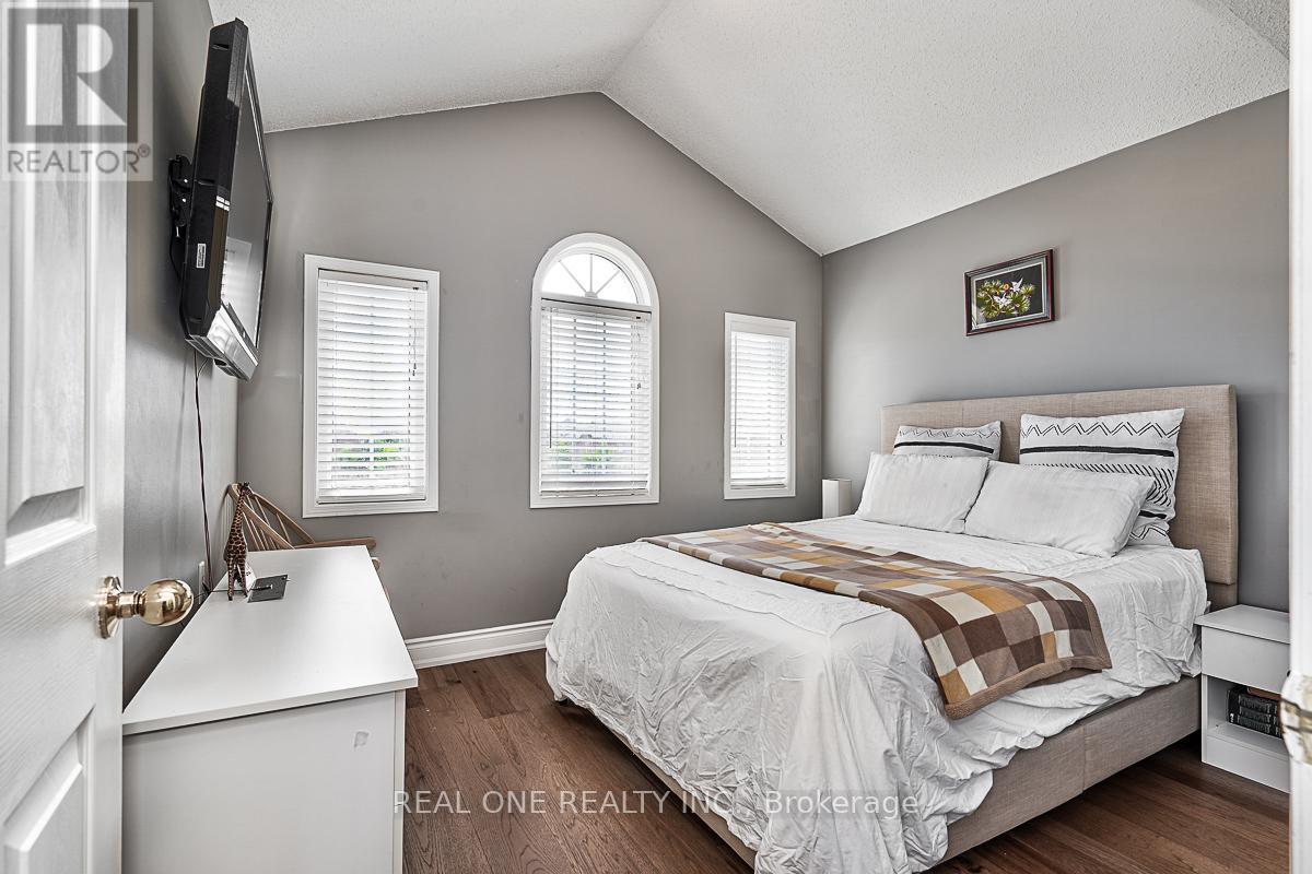 5881 Blue Spruce Avenue, Burlington, ON
