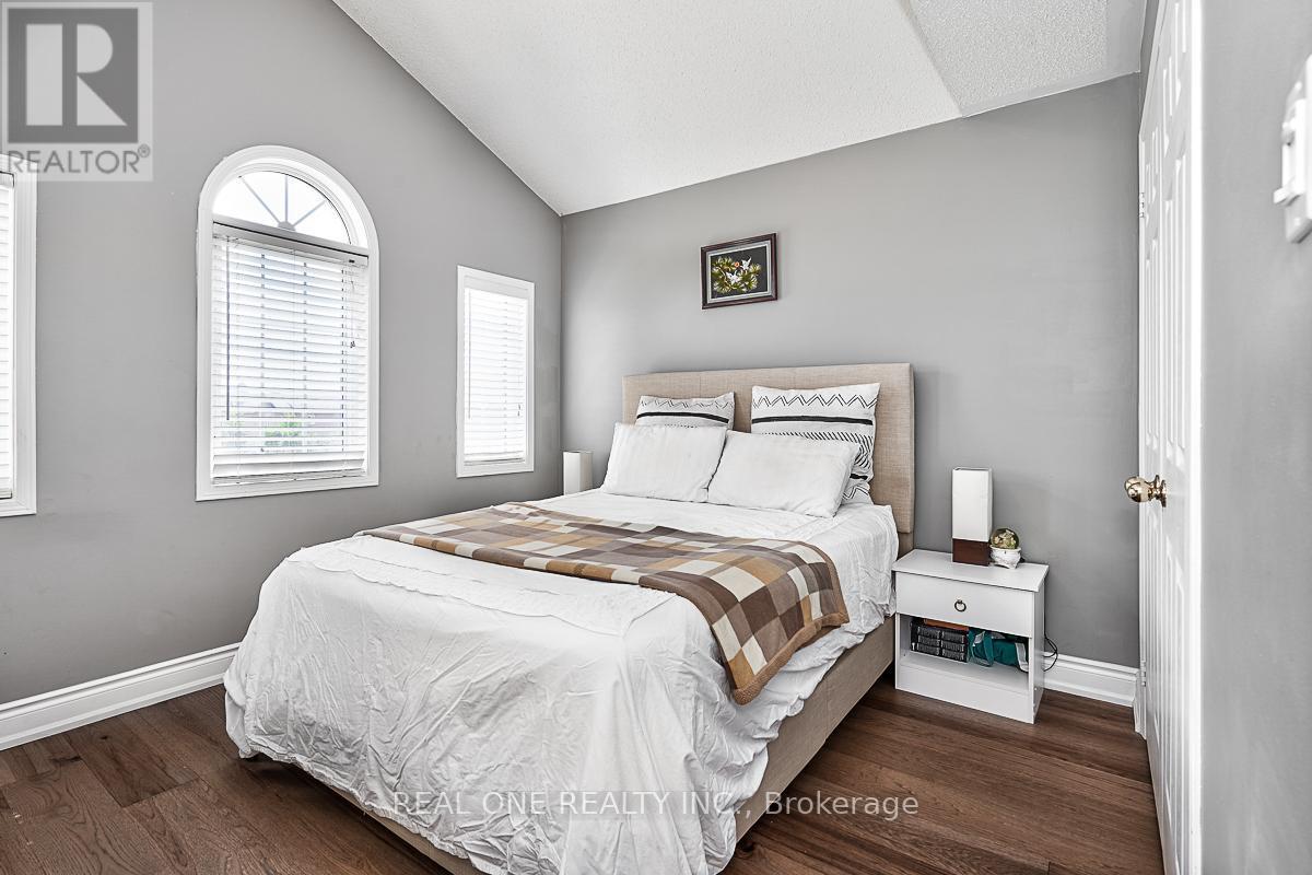 5881 Blue Spruce Avenue, Burlington, ON