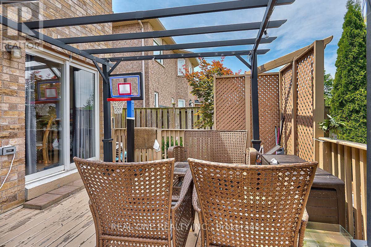5881 Blue Spruce Avenue, Burlington, ON