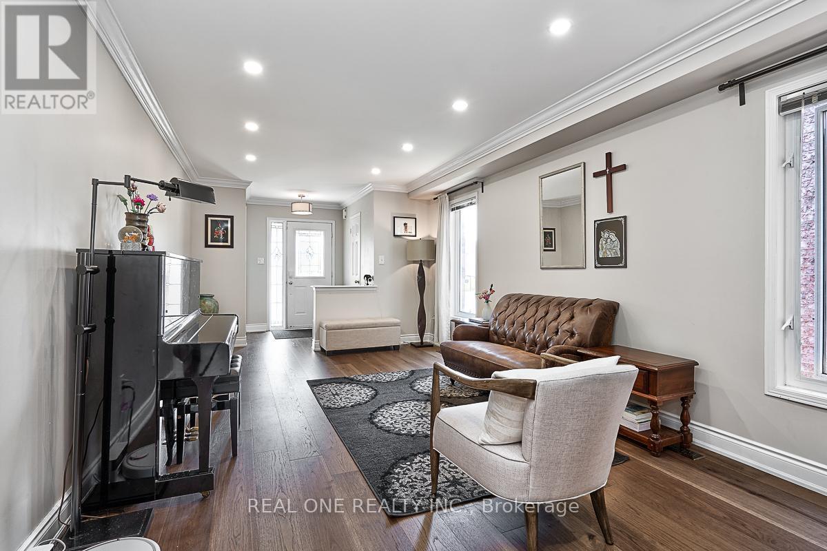 5881 Blue Spruce Avenue, Burlington, ON