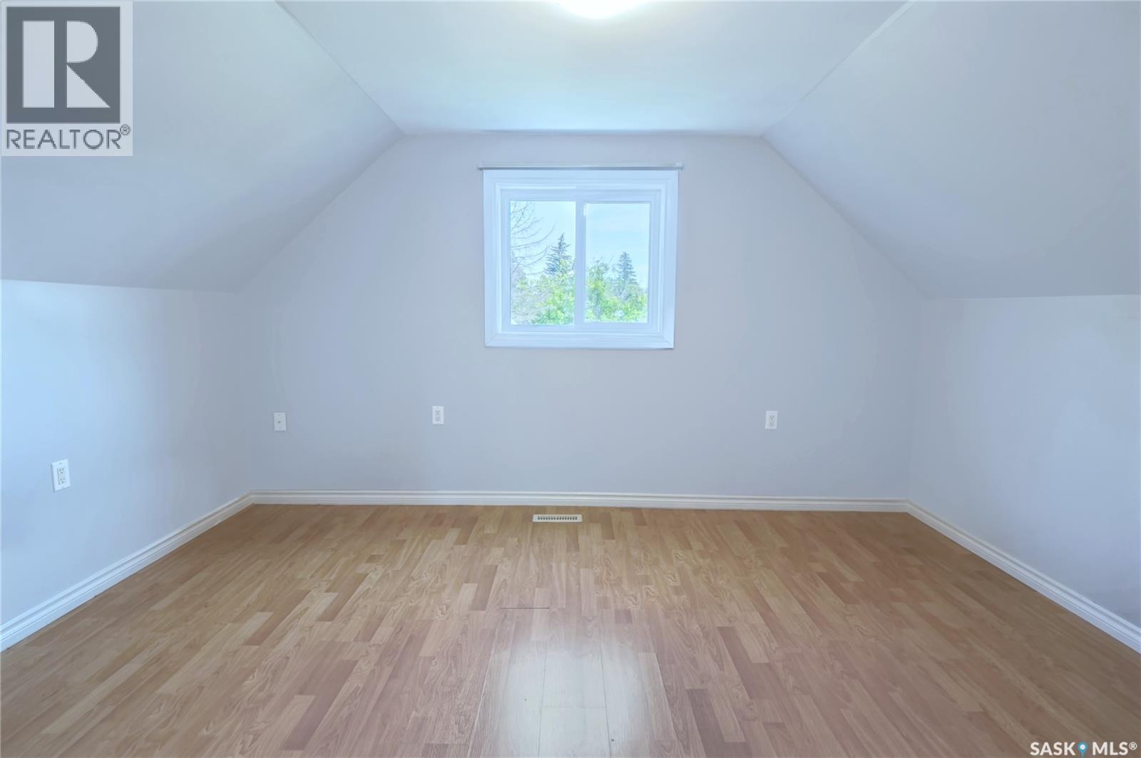 568 Athabasca Street E, Moose Jaw, SK