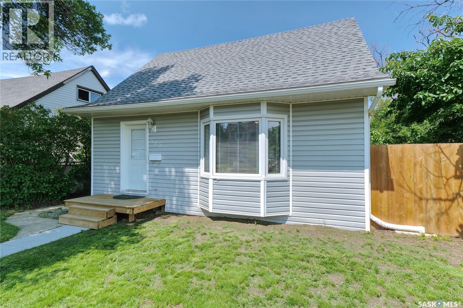568 Athabasca Street E, Moose Jaw, SK