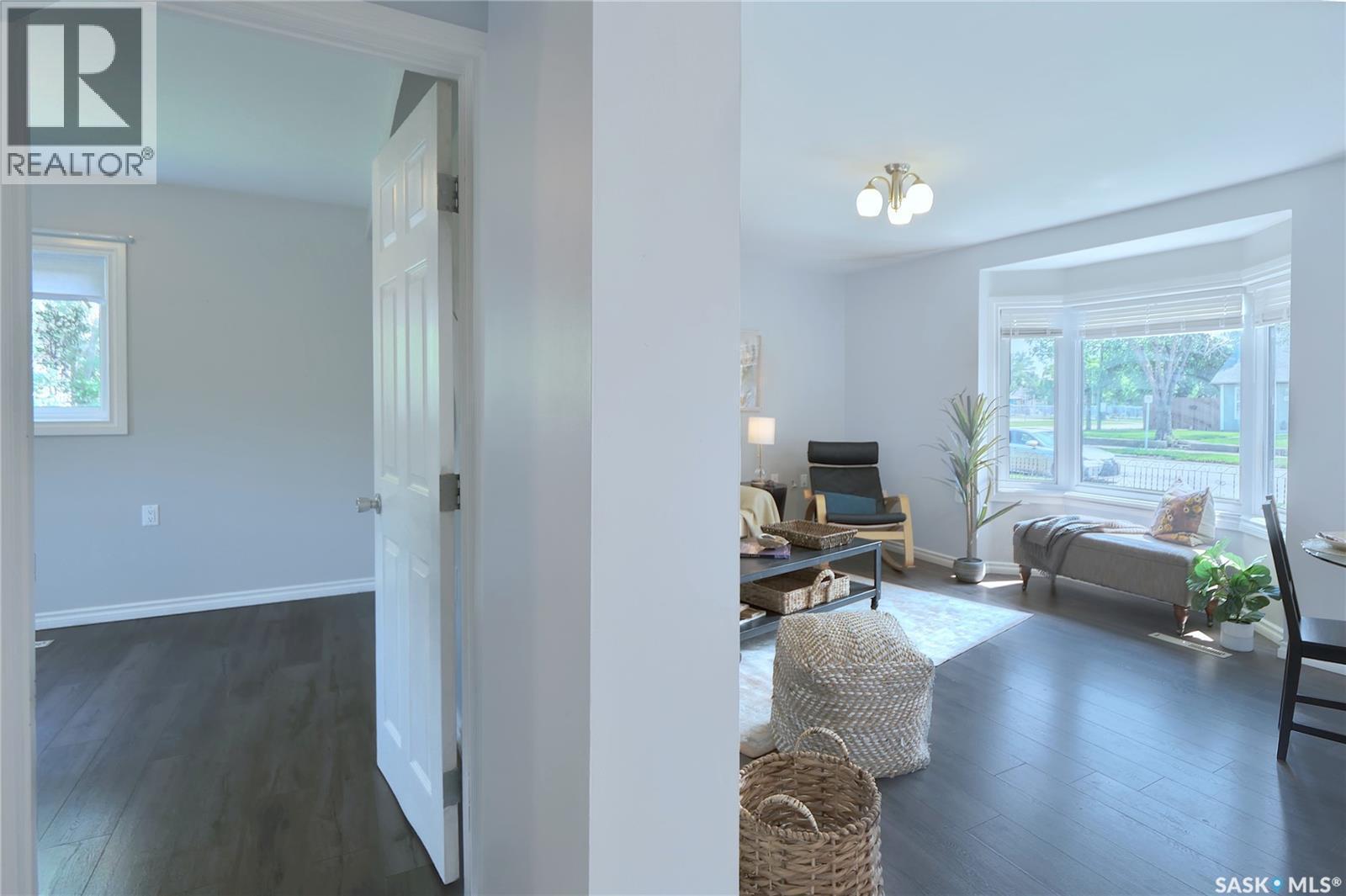 568 Athabasca Street E, Moose Jaw, SK