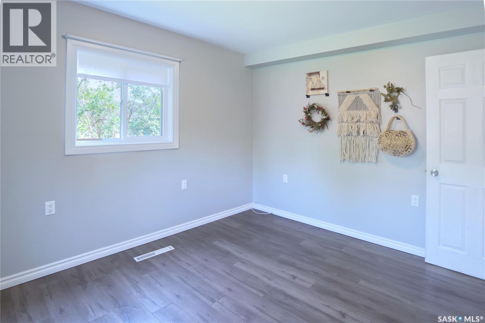 568 Athabasca Street E, Moose Jaw, SK