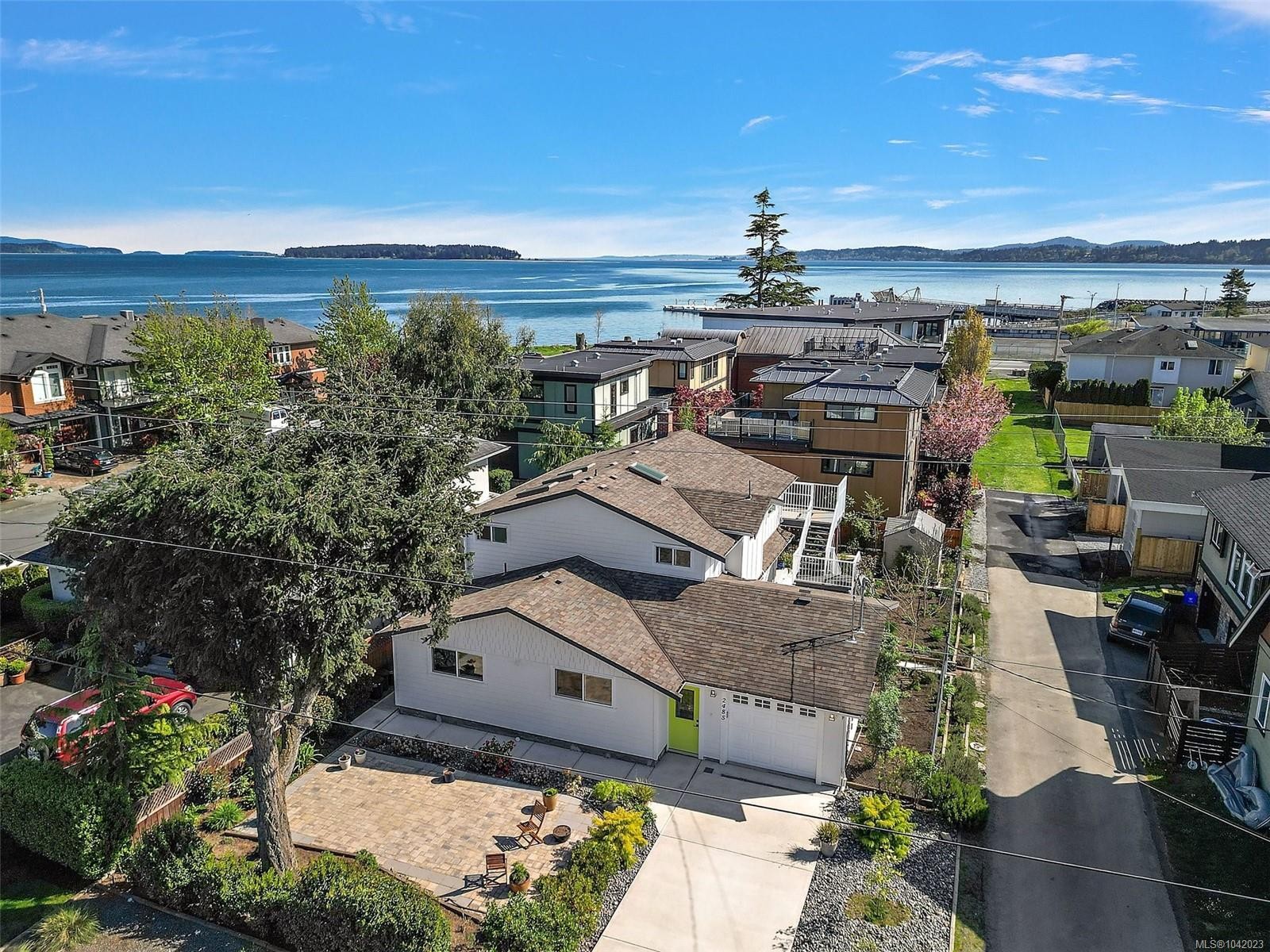 2485 Orchard Ave, Sidney, BC