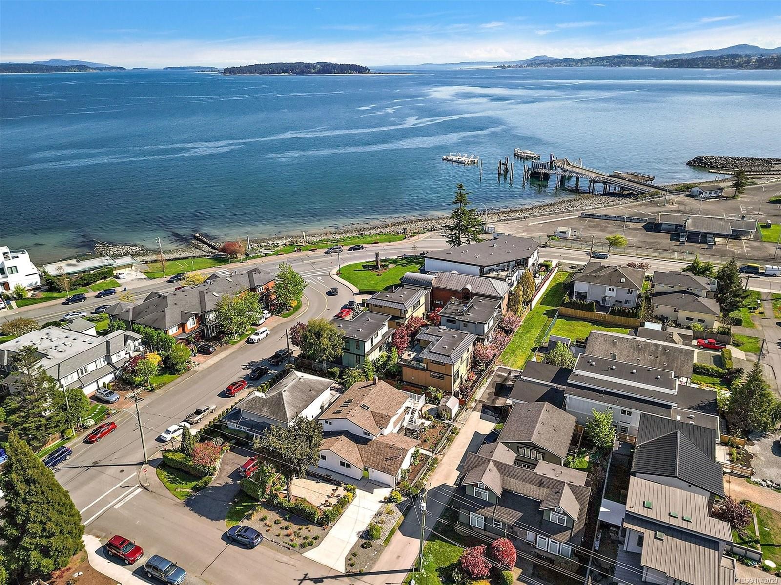2485 Orchard Ave, Sidney, BC